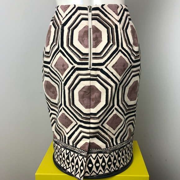 LOFT Ann Taylor Tan Brown Geo Tribal Print Pencil Skirt Size 8P - Picture 4 of 9